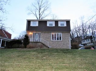 5126 S Passage Dr, Pittsburgh, PA