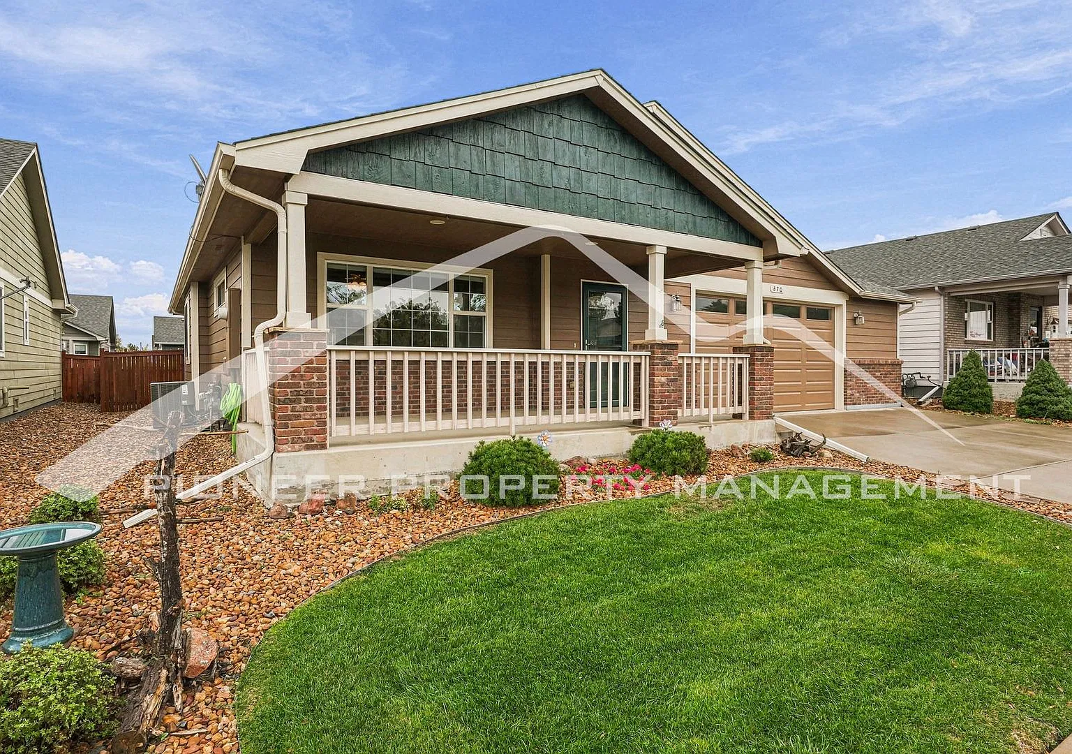 Spacious Home with Garage and Central AC — Photo 3