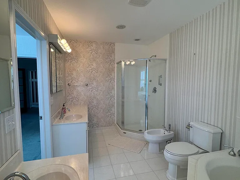 120 Garfield Ave — Photo 17