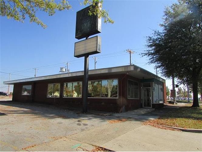 1st image of 504 W Center St