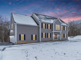 26 Stone House Ln, Burlington, CT 06013