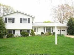 904 Lynnhill Ct NE, Vienna, VA 22180