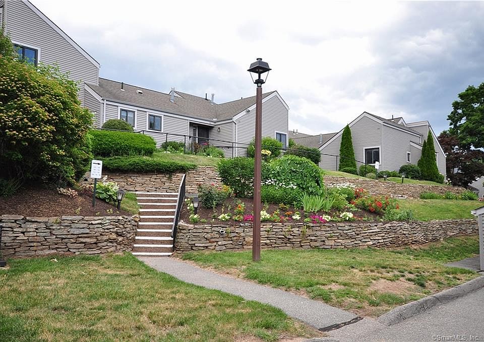 1st image of 102 Hollister Way S #102