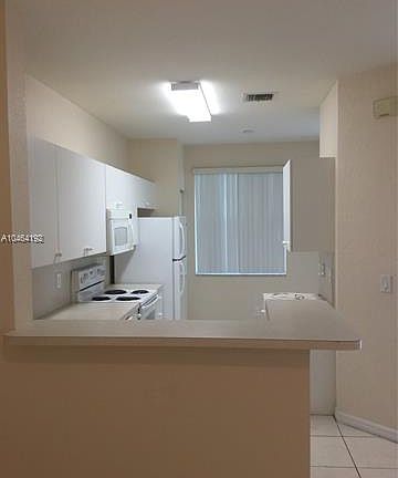 4th image of 4011 NW 91st Ter
