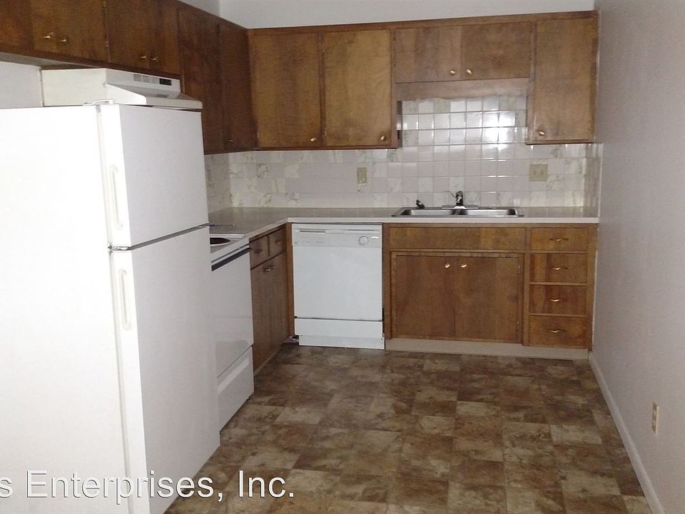 2nd image of 2211 17th St S APT 3