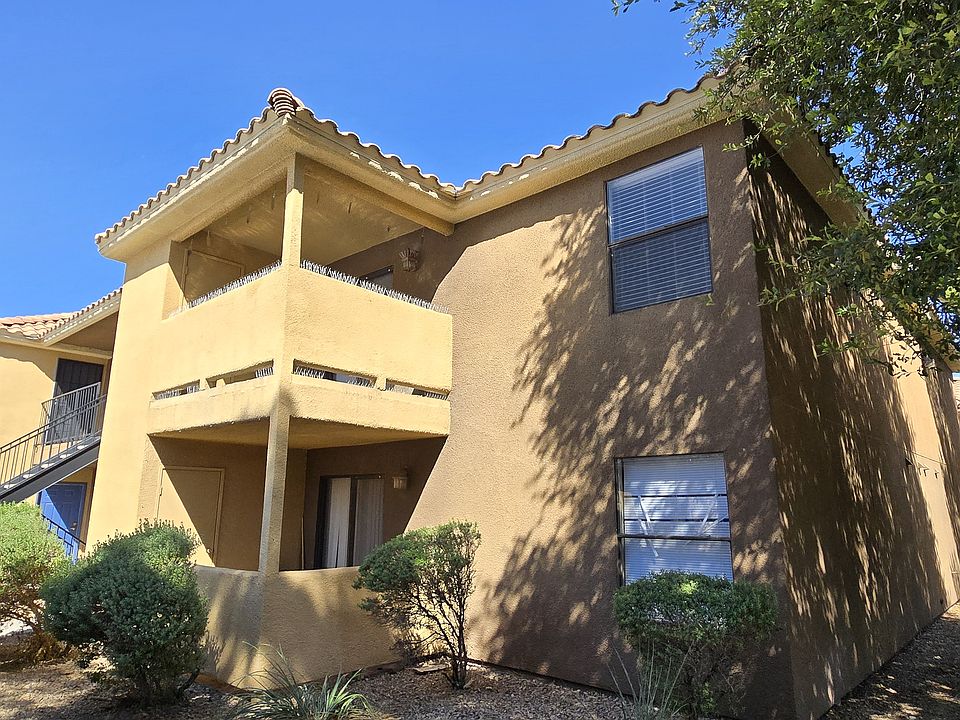 Welcome to newly renovated condo!
Very nice and quiet neighborhood.