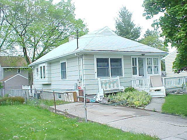 1st image of 1128 W Barnes Ave
