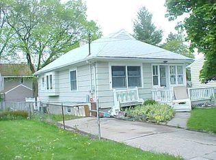 1128 W Barnes Ave, Lansing, MI 48910
