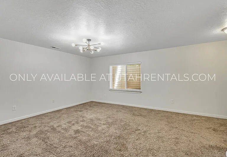 1328 S 1550 E — Photo 18