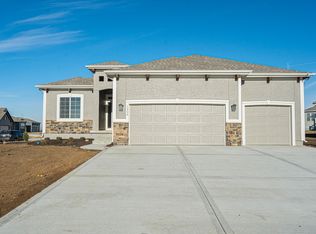 1528 SW Sugar Tree Dr, Lees Summit, MO 64082
