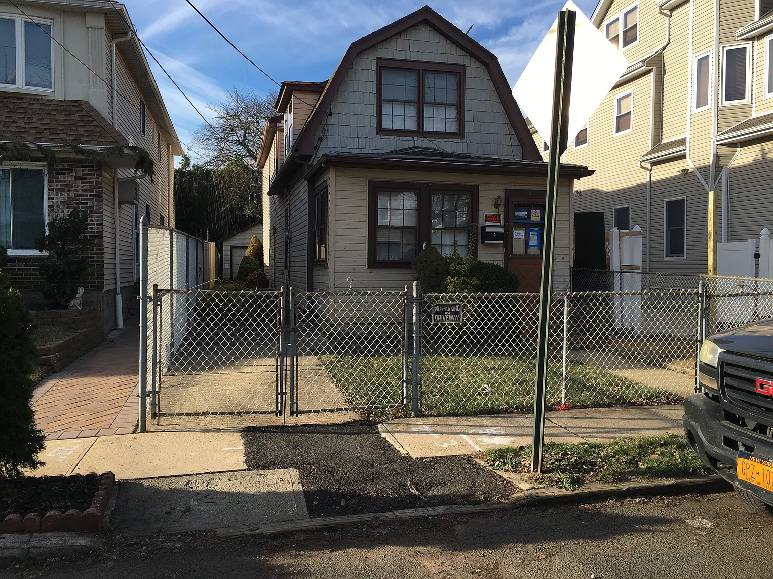 242 Wiman Ave photo 1