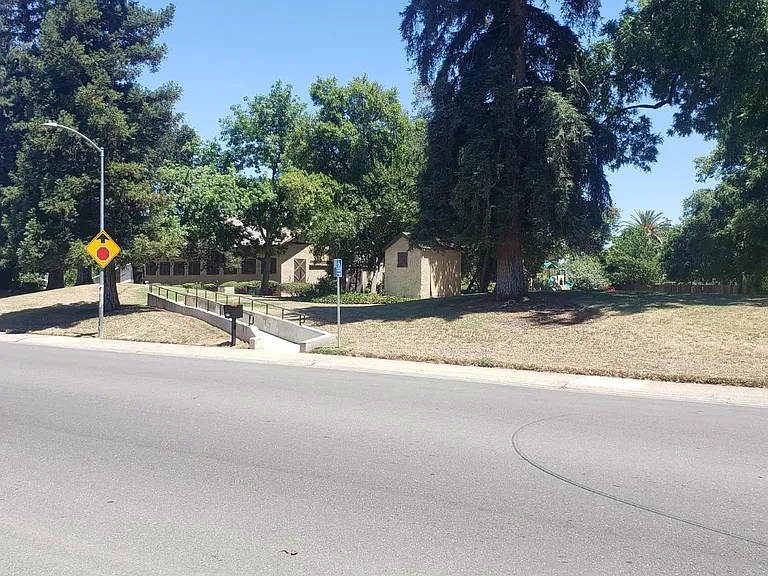 2728 Tiber Dr — Photo 3