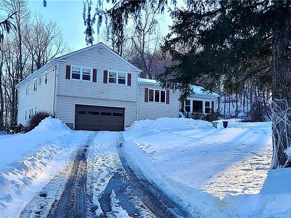 4th image of 171 Cedar Dr E