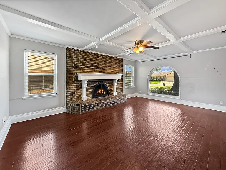 6251 Shirley Dr — Photo 4