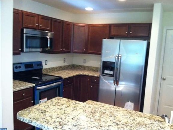 2nd image of 1806 Cherry St