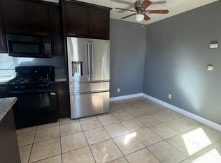 812 E 73rd St #1/2, Los Angeles, CA 90001