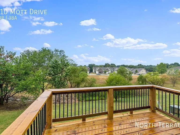 210 Mott Dr — Photo 19