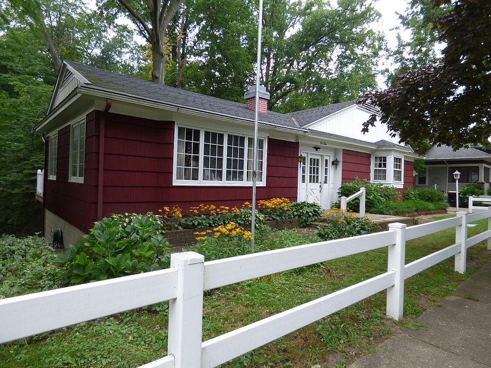 1st image of 250 Bailey Ave