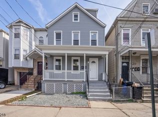 216 Delaware St, Elizabeth City, NJ 07206