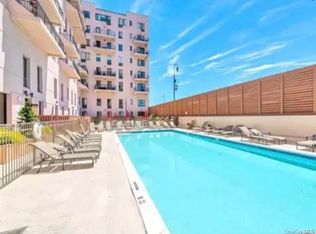 100 W Broadway APT 2P, Long Beach, NY 11561