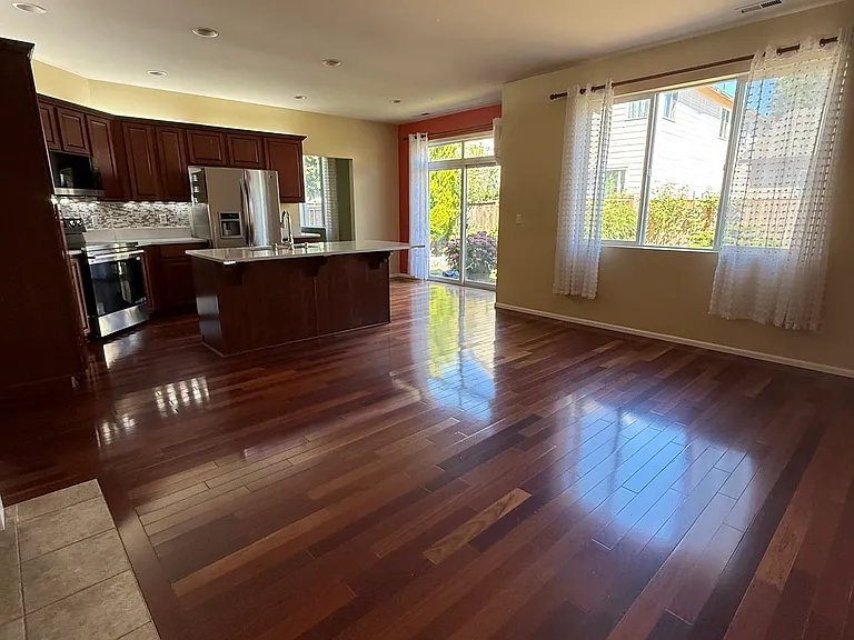 6023 Discovery St E — Photo 7