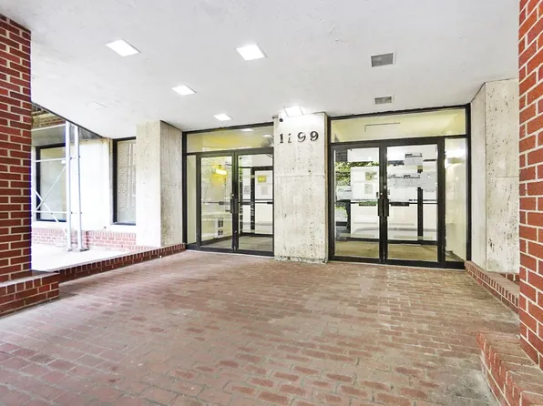 1199 East 53rd Street image 1 of 4