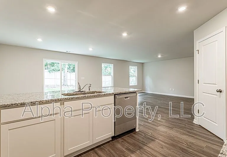4107 Garrison Ln — Photo 10