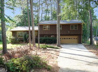 1129 Pinehurst Rd, Grayson, GA 30017