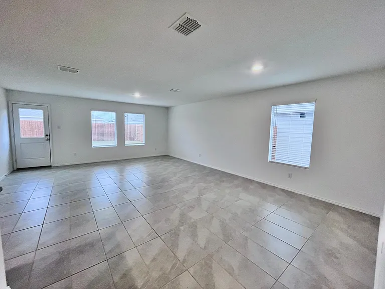 411 Ashbrook Way — Photo 7