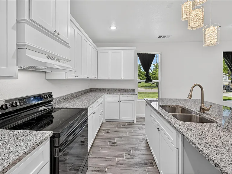2902 Walnut St — Photo 8