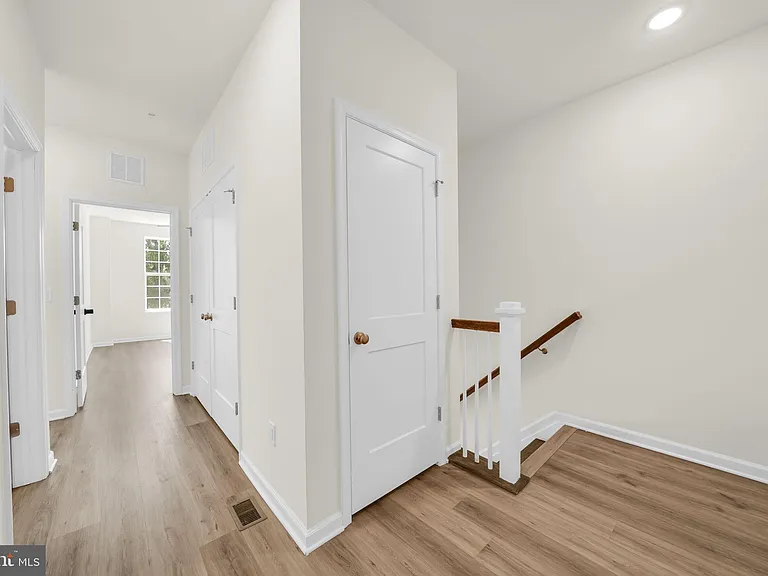 228 Park Ln — Photo 13