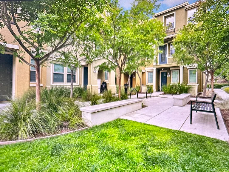 601 Cinnamon Cir — Photo 23