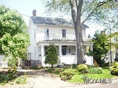1st image of 622 7th St