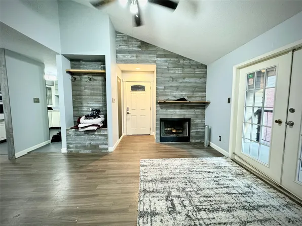 8918 Bissonnet St APT 402, Houston, TX 77074