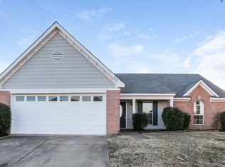 4241 Meadow Creek Dr, Horn Lake, MS 38637