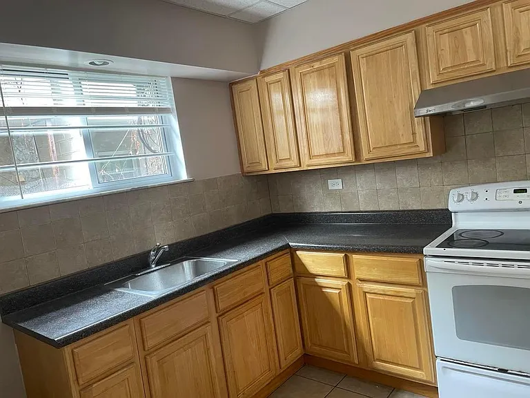 1610 S Rosewood St — Photo 12