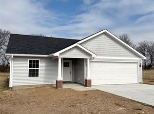 12 Perry Dr, Benton, MO 63736