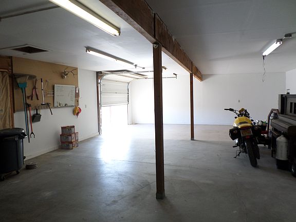 4th image of 850 S 11th St