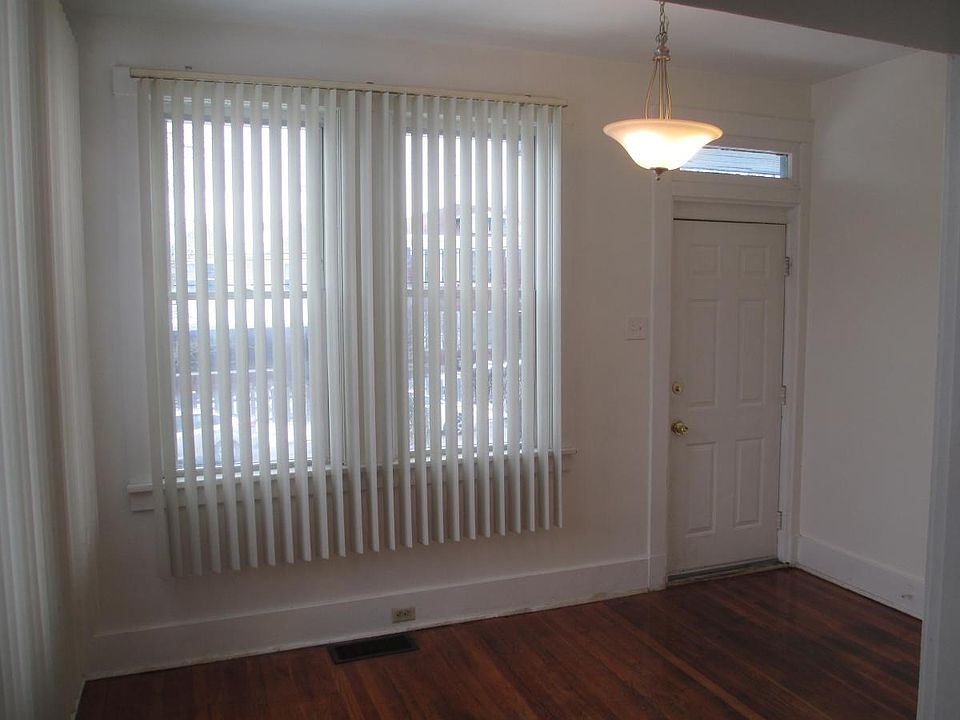 sunny entry room