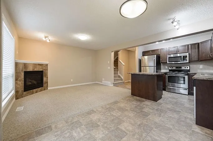 3 bed, 2.5 bath, 1160 sqft, $1,950 — Photo 2