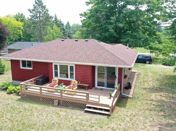 1036 W Lake Dr, West Branch, MI 48661