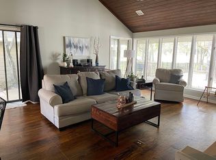 582 S Deerfield Dr, Canton, MS 39046