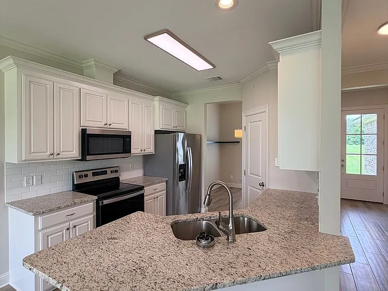 3520 Windwood Cir — Photo 17