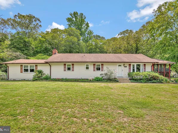 893 Harwood Rd, Harwood, MD 20776