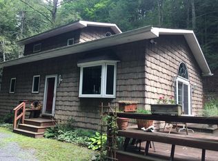 238 Quiet Valley Rd, Stroudsburg, PA 18360