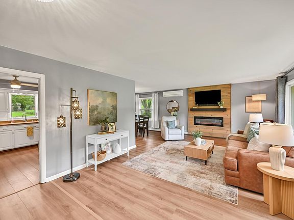 5th image of 11938 N Ridgeway AVENUE