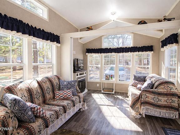 4th image of 127 Birchy Brook Dr