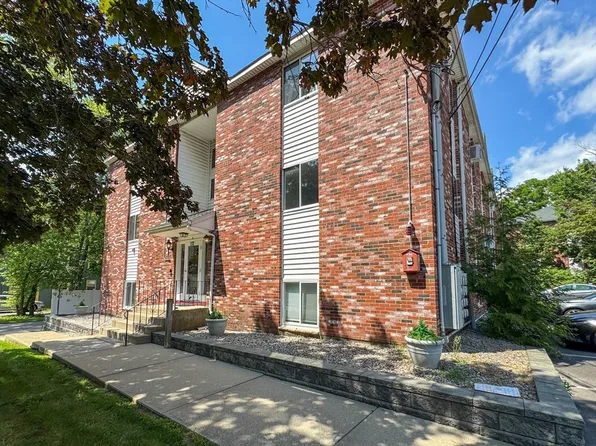 212 Fisher St APT A7, North Attleboro, MA 02760