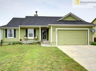 19992 W 218th Ter, Spring Hill, KS 66083