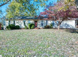 405 Holly Ln, Mauldin, SC 29662